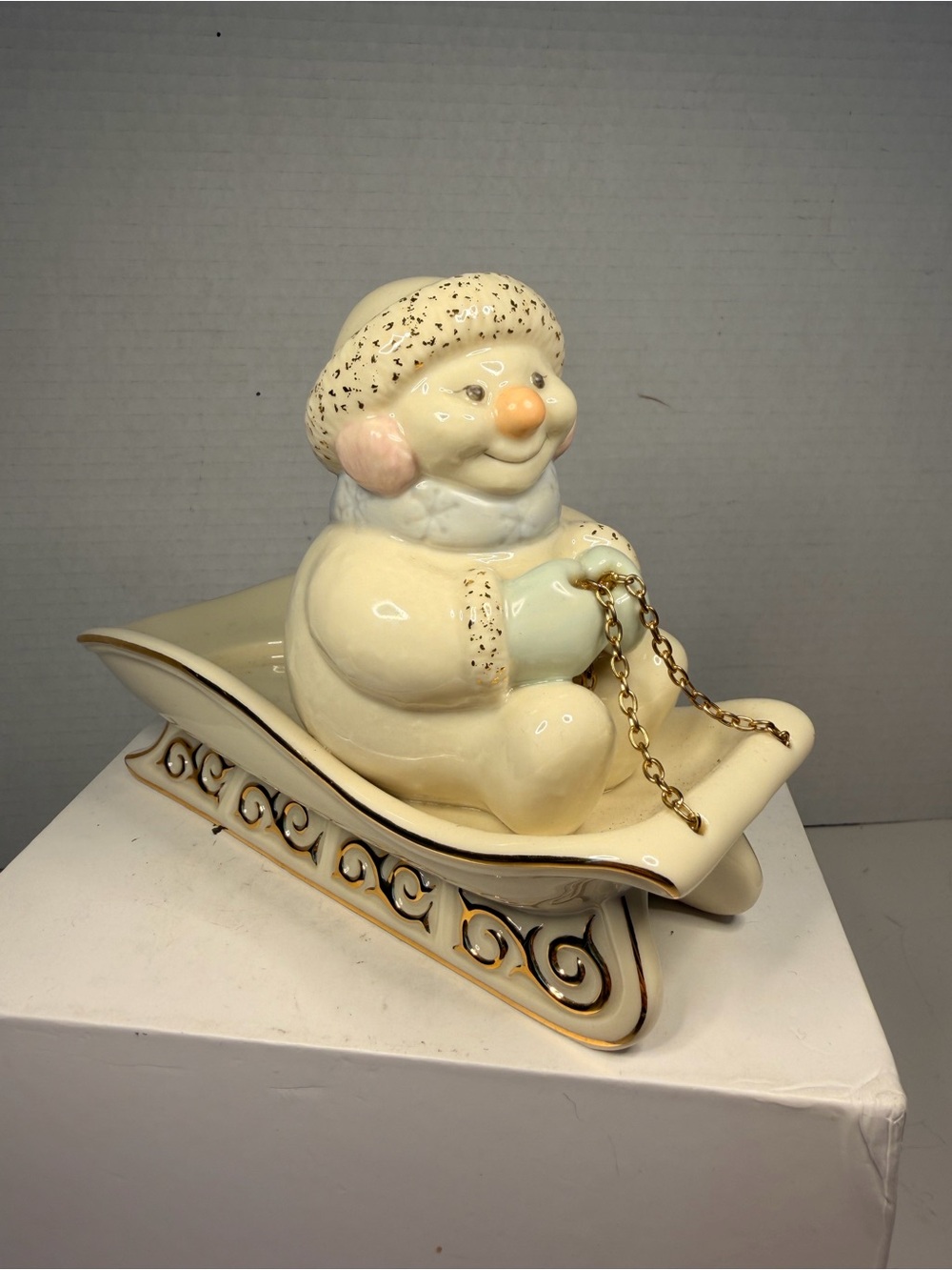 Lenox Snowlight Sleighlight
Votive Snowman Sled
Candle Holder